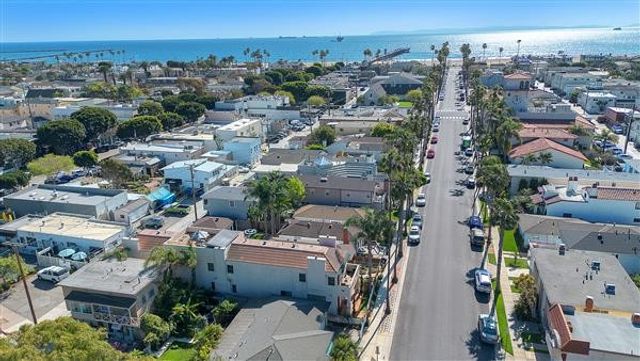 236 8th St, Seal Beach, CA 90740