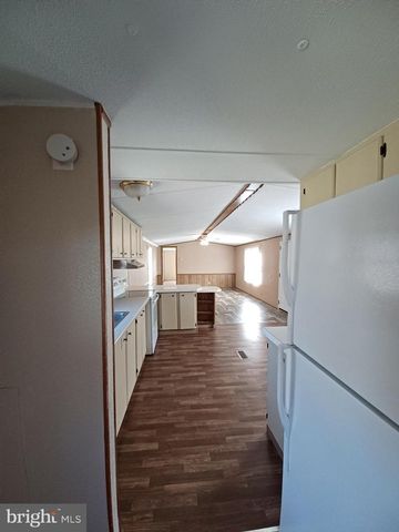 740 EMERSON DR, Falling Waters, WV 25419