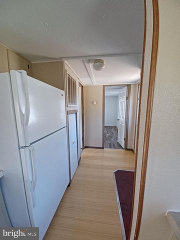 740 EMERSON DR, Falling Waters, WV 25419