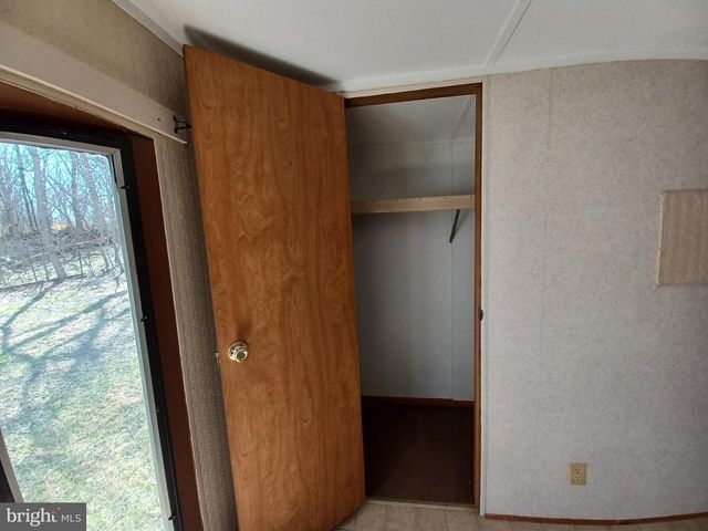 740 EMERSON DR, Falling Waters, WV 25419