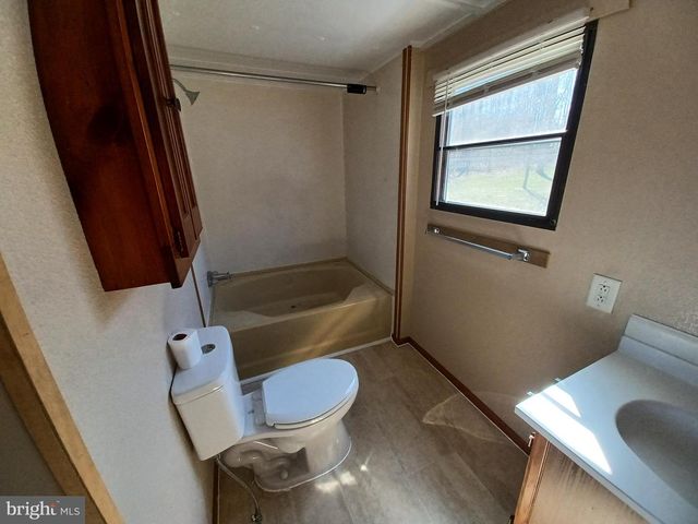 740 EMERSON DR, Falling Waters, WV 25419