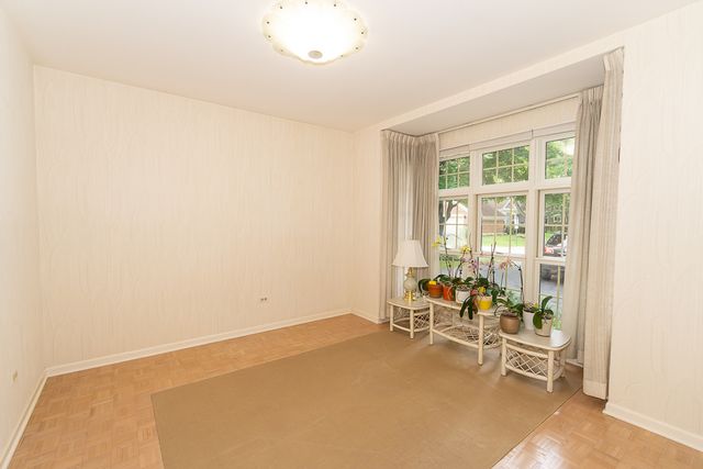 2157 N Lake Shore Circle, Arlington Heights, IL 60004