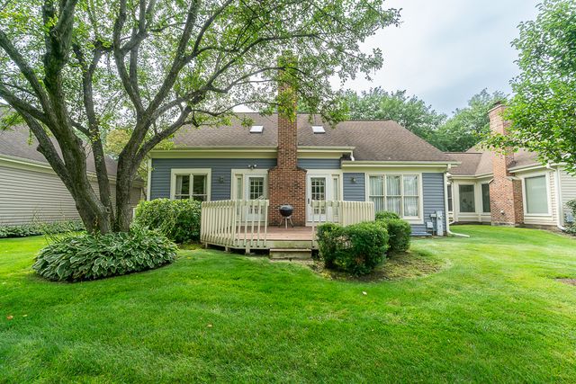 2157 N Lake Shore Circle, Arlington Heights, IL 60004