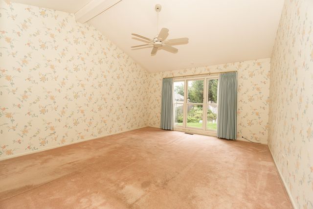 2157 N Lake Shore Circle, Arlington Heights, IL 60004