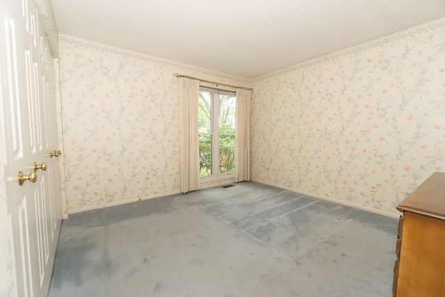 2157 N Lake Shore Circle, Arlington Heights, IL 60004