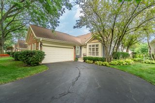 2157 N Lake Shore Circle, Arlington Heights, IL 60004