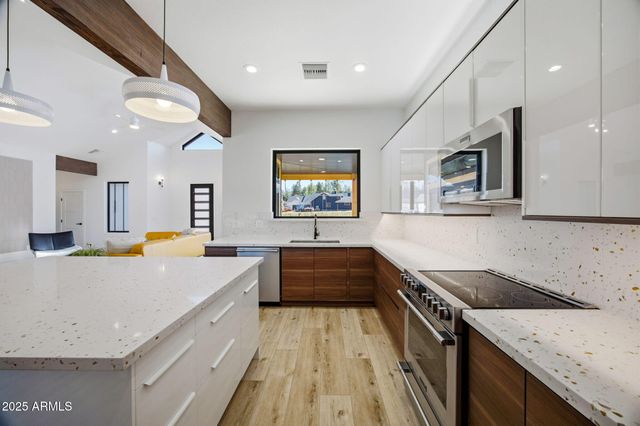 1620 S TORREON LAKES Drive, Show Low, AZ 85901