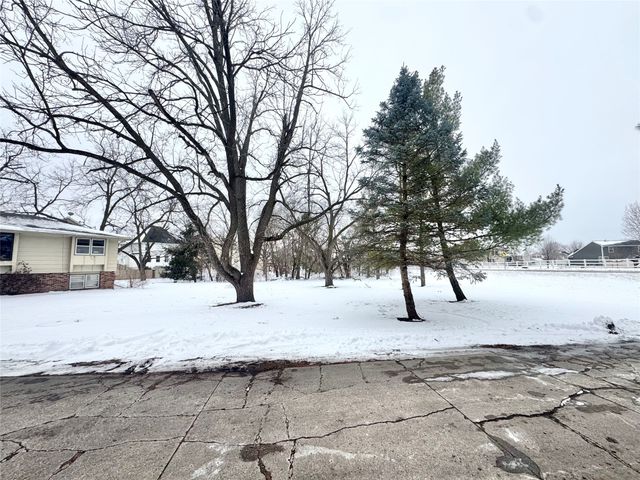 1215 SW Ankeny Road, Ankeny, IA 50023