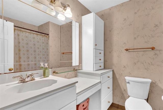 5779 Chisholm Trail, Lilburn, GA 30213