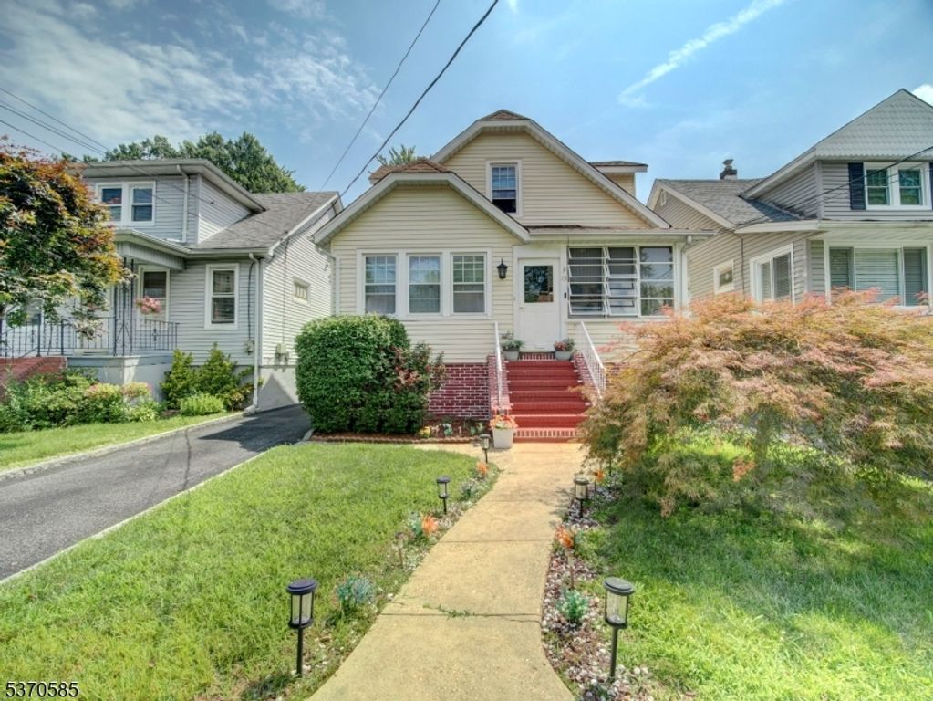 73 S Maple Ave, Springfield Twp., NJ 07081