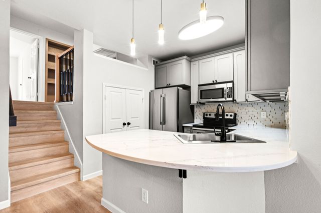 2201 Wolf Street 3105, Dallas, TX 75201