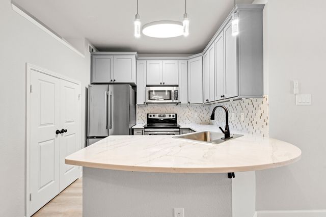 2201 Wolf Street 3105, Dallas, TX 75201