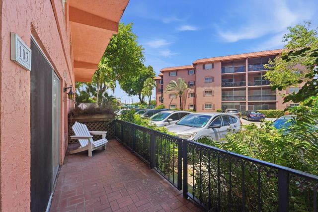 640 Tennis Club Drive 103, Fort Lauderdale, FL 33311