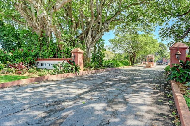 640 Tennis Club Drive 103, Fort Lauderdale, FL 33311