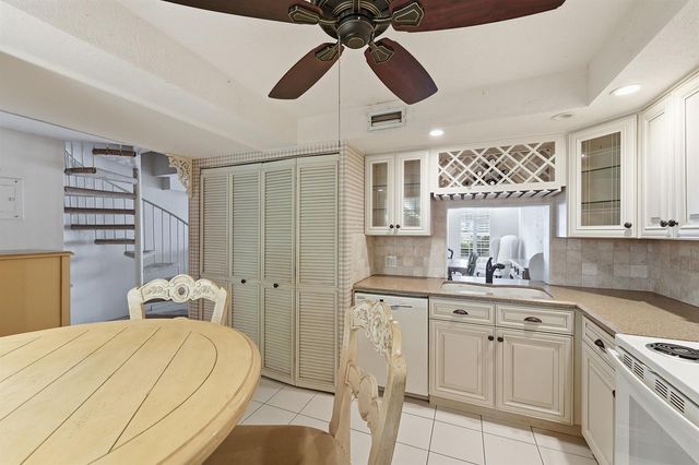 640 Tennis Club Drive 103, Fort Lauderdale, FL 33311