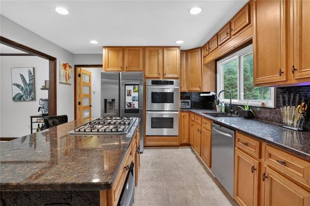 305 Saint Patrick Drive SW, Mableton, GA 30126
