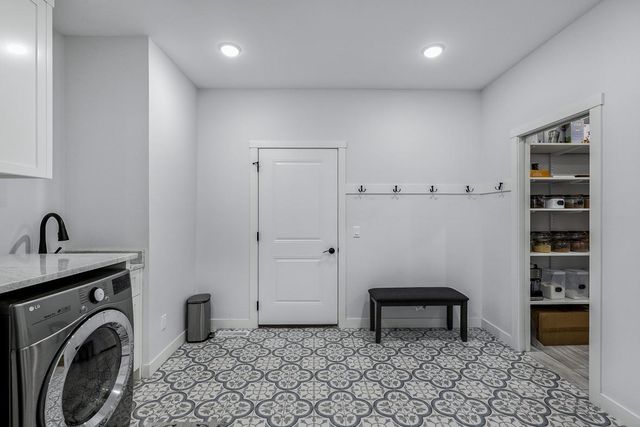 925 Minnesota Lane N, Plymouth, MN 55447