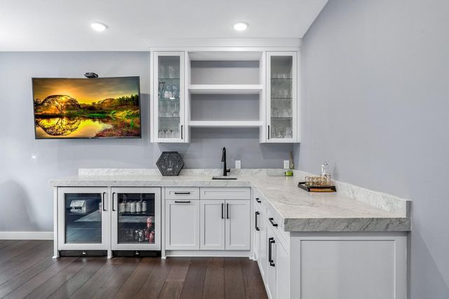 925 Minnesota Lane N, Plymouth, MN 55447