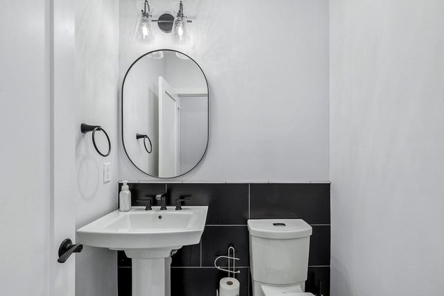 925 Minnesota Lane N, Plymouth, MN 55447