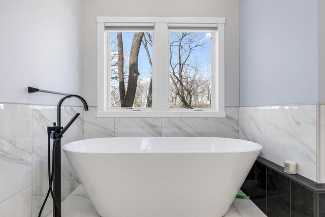 925 Minnesota Lane N, Plymouth, MN 55447