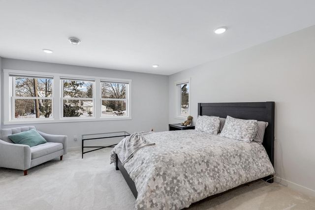 925 Minnesota Lane N, Plymouth, MN 55447