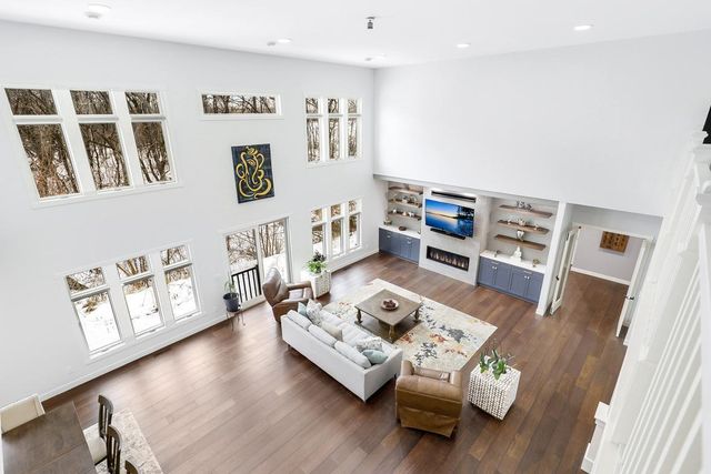 925 Minnesota Lane N, Plymouth, MN 55447