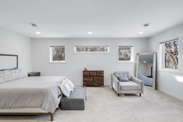 925 Minnesota Lane N, Plymouth, MN 55447