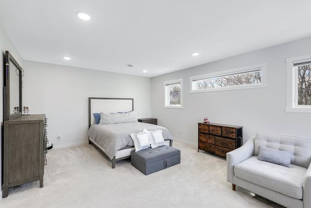 925 Minnesota Lane N, Plymouth, MN 55447