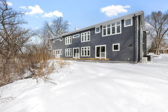 925 Minnesota Lane N, Plymouth, MN 55447