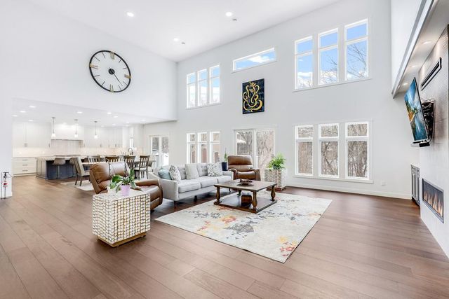 925 Minnesota Lane N, Plymouth, MN 55447