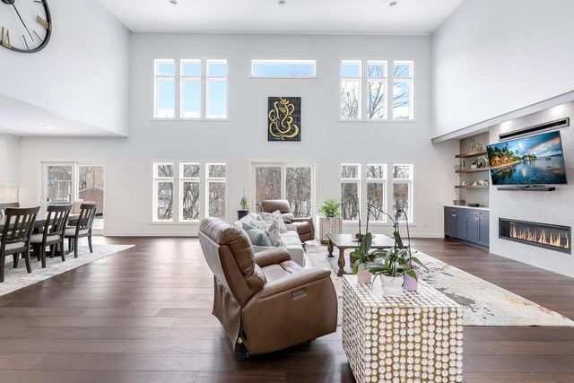 925 Minnesota Lane N, Plymouth, MN 55447