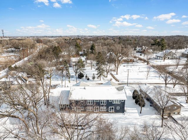 925 Minnesota Lane N, Plymouth, MN 55447