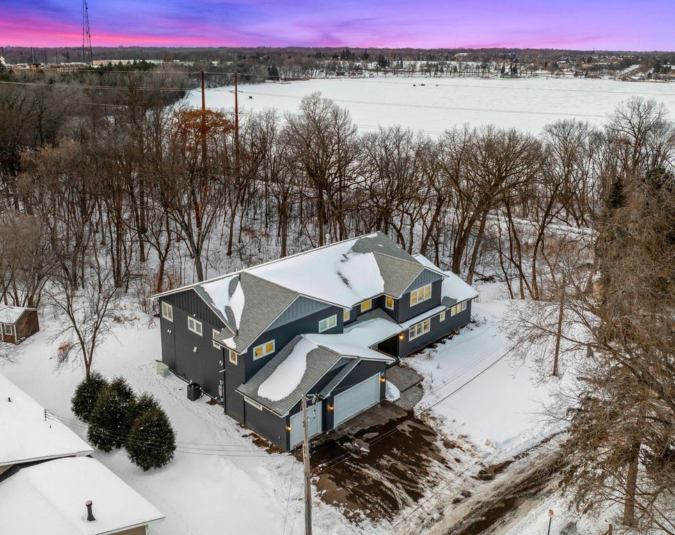 925 Minnesota Lane N, Plymouth, MN 55447