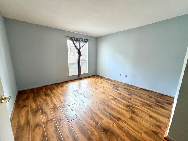 8431 Hearth Unit 24 Drive, Houston, TX 77054