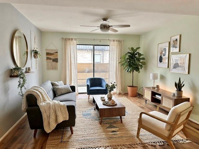 8431 Hearth Unit 24 Drive, Houston, TX 77054