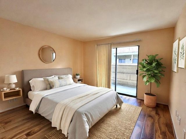 8431 Hearth Unit 24 Drive, Houston, TX 77054