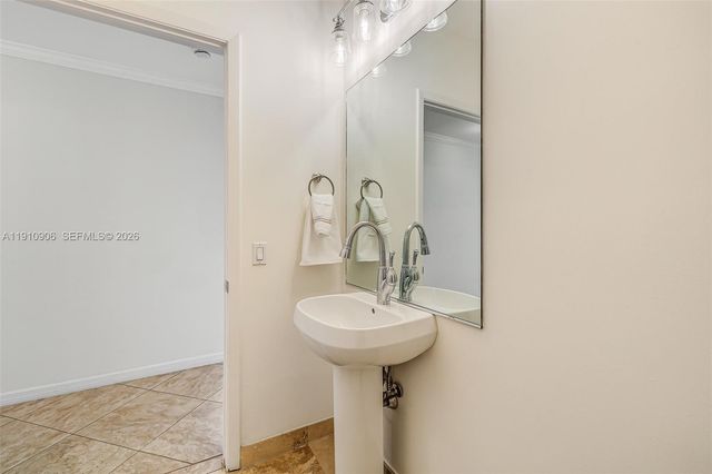 704 N Ocean Boulevard 1001, Pompano Beach, FL 33062