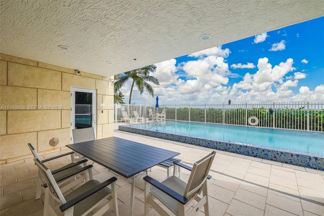 704 N Ocean Boulevard 1001, Pompano Beach, FL 33062