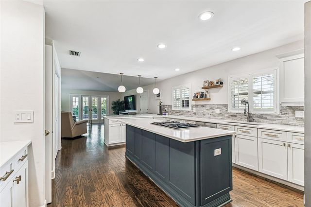 4602 W BROWNING AVENUE, Tampa, FL 33629