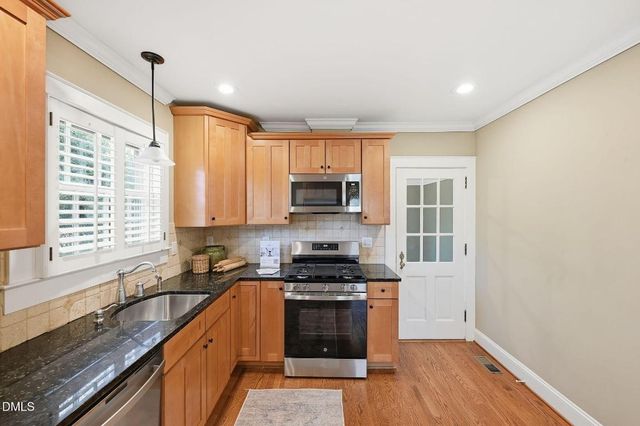 533 Parkview Drive, Burlington, NC 27215