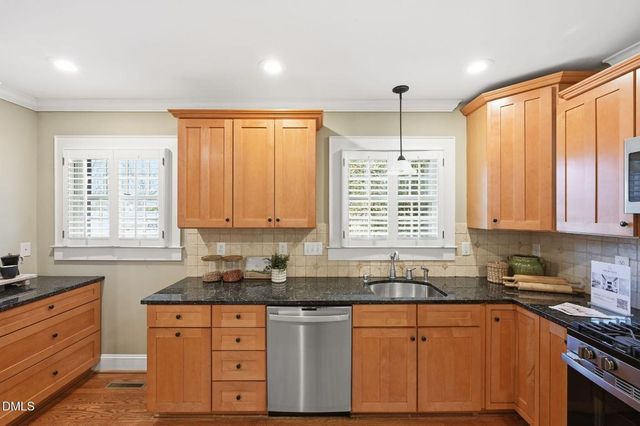 533 Parkview Drive, Burlington, NC 27215