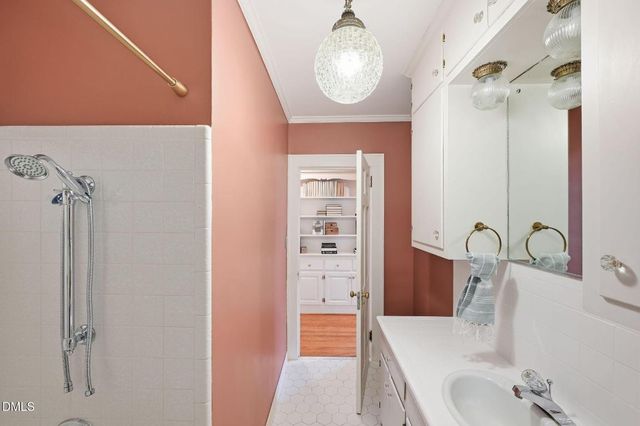 533 Parkview Drive, Burlington, NC 27215