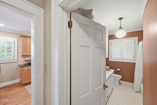 533 Parkview Drive, Burlington, NC 27215