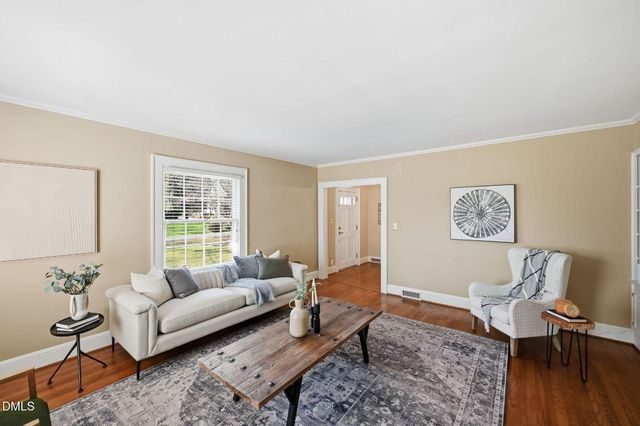 533 Parkview Drive, Burlington, NC 27215