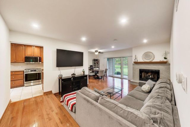 601 Country Lane, Des Plaines, IL 60016