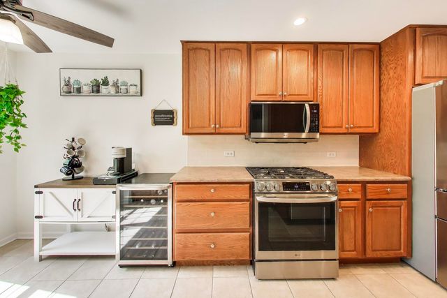 601 Country Lane, Des Plaines, IL 60016