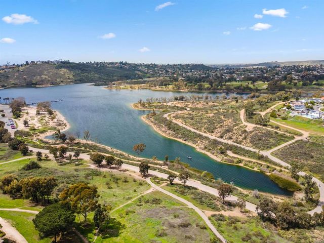 5700 Baltimore Drive 195, La Mesa, CA 91942