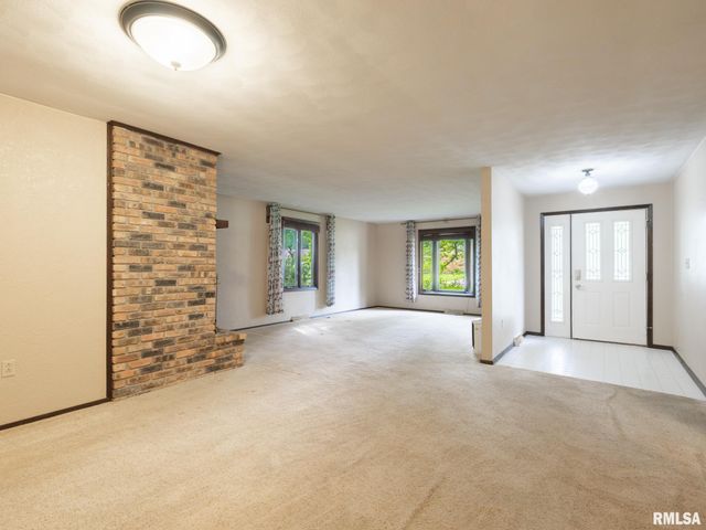 244 WHISPERING OAKS Drive, Germantown Hills, IL 61548