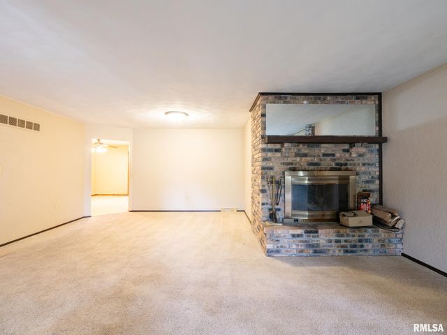244 WHISPERING OAKS Drive, Germantown Hills, IL 61548