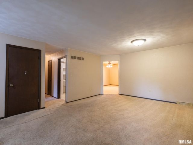244 WHISPERING OAKS Drive, Germantown Hills, IL 61548